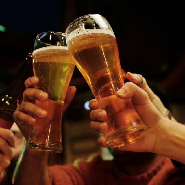 Live sport and draught beer in hand – this is what simple dreams are made of…⚽️🍻

We have flat TV screens, comfortable seating and beer on tap.
 
See you soon!
 
#spyglassbar #blackpoolsands #cocktailbar #blackpoolpromenade #venue #drinkanddine #cocktailsinthesun #livesportblackpool